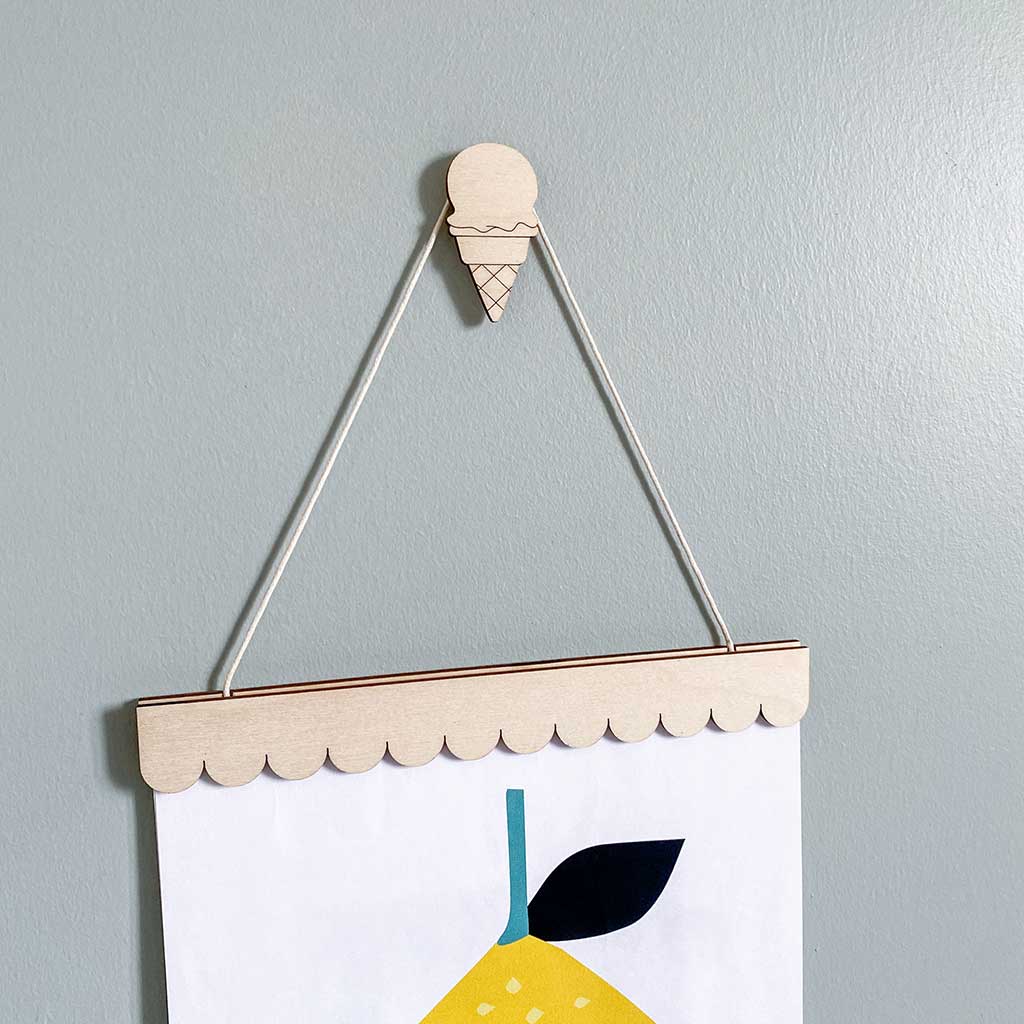 Scalloped Magnetic Picture Frame