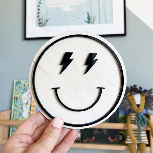 Lightening Bolt Smiley Wall Decor