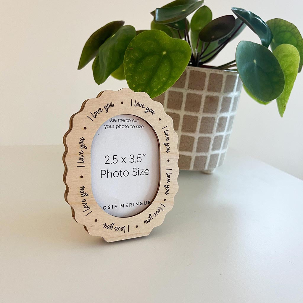 Scalloped Love You Frame for Mum